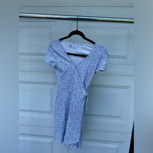 Hollister wrap dress size XS - Picture 1 of 4